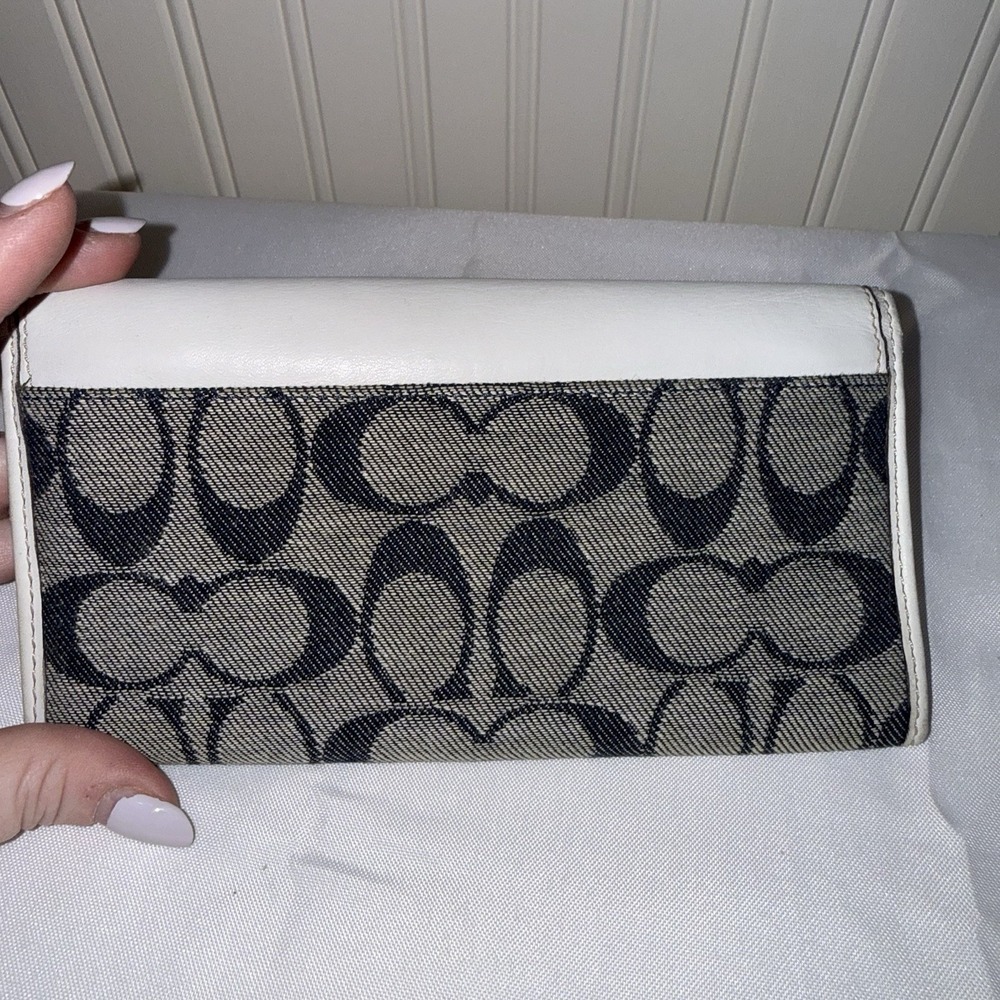 COACH BLEEKER WHITE LEATHER SNAP FLAP BLUE/WHITE DENIM SIGNATURE C LONG WALLET - Picture 7 of 16